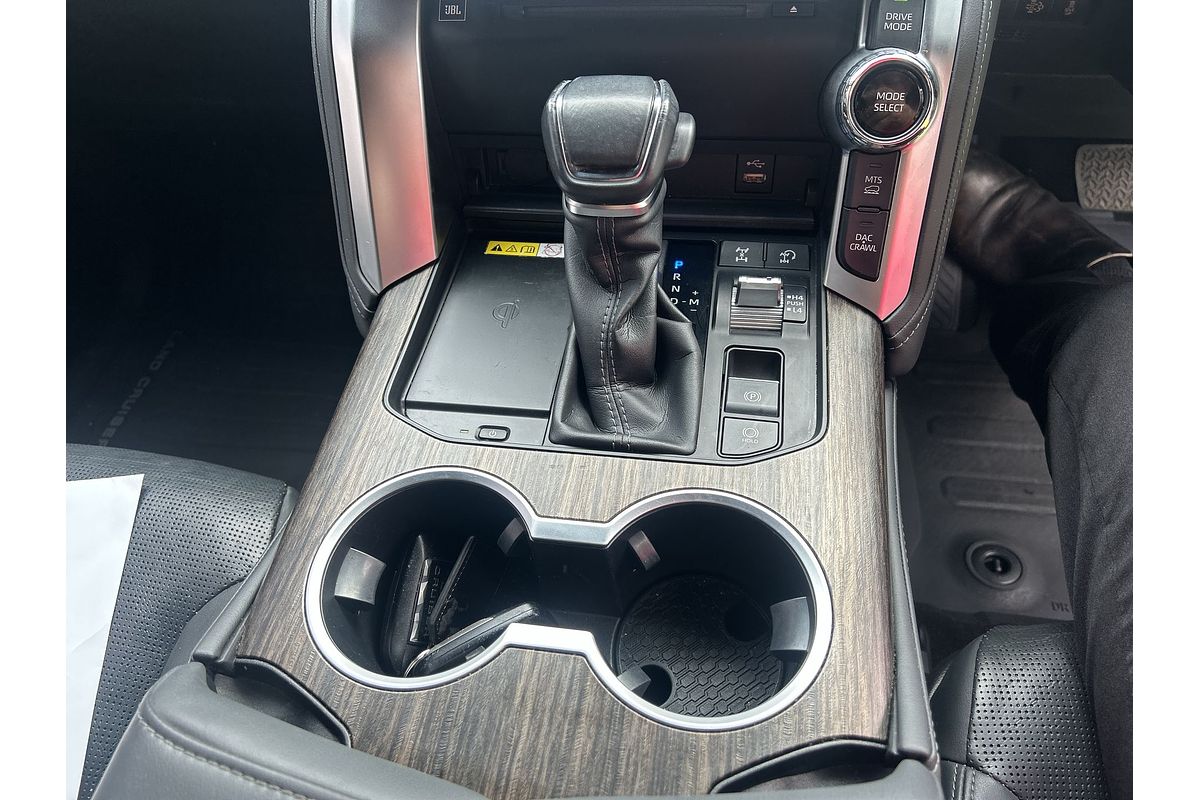 2022 Toyota Landcruiser Sahara FJA300R