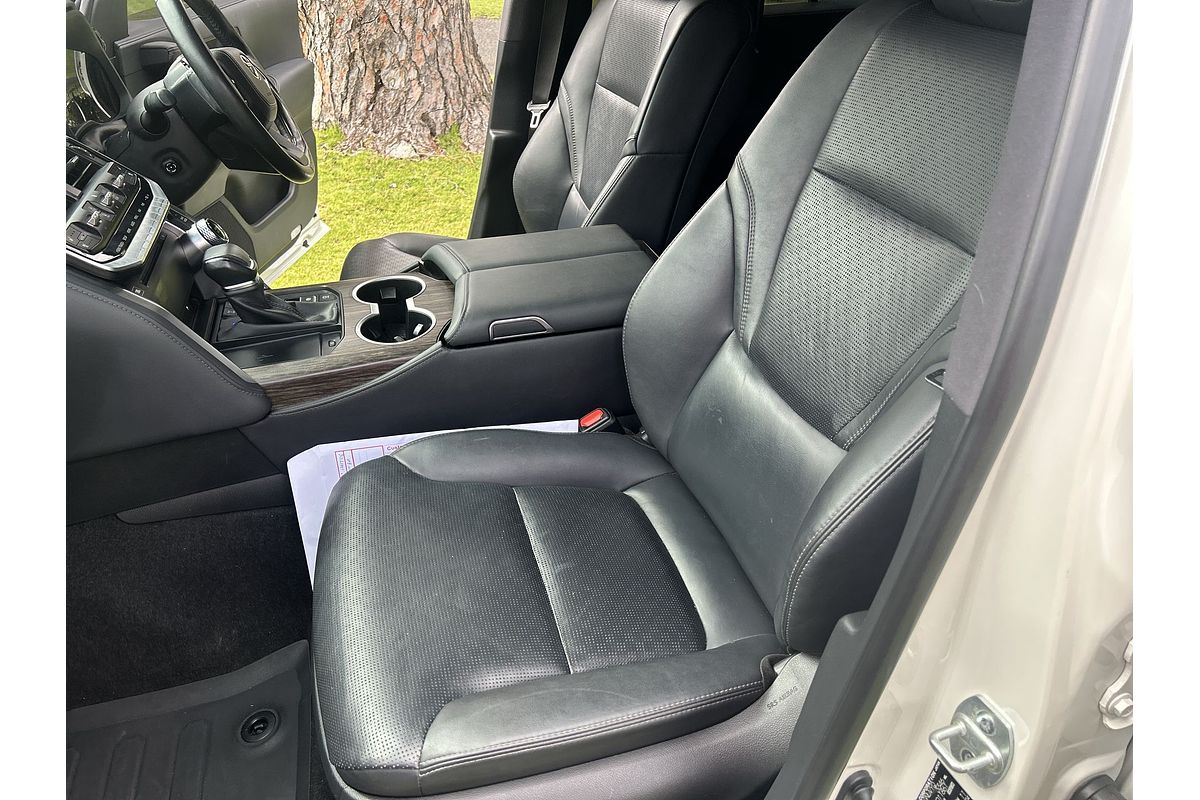 2022 Toyota Landcruiser Sahara FJA300R