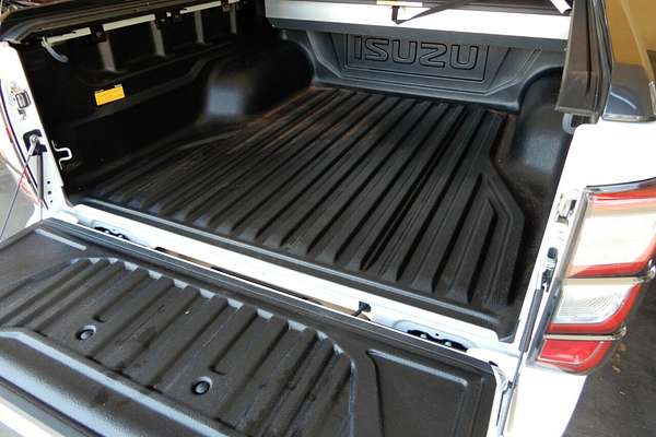 2025 Isuzu D-MAX X-TERRAIN 4X4