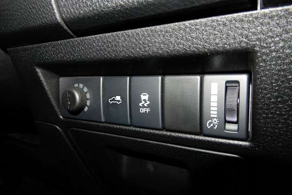 2025 Isuzu D-MAX X-TERRAIN 4X4