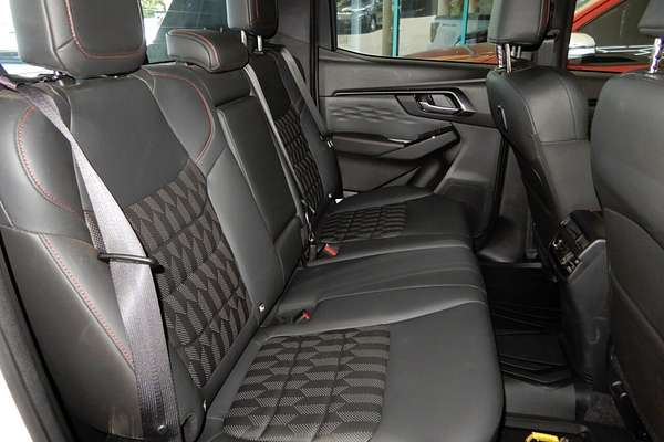 2025 Isuzu D-MAX X-TERRAIN 4X4