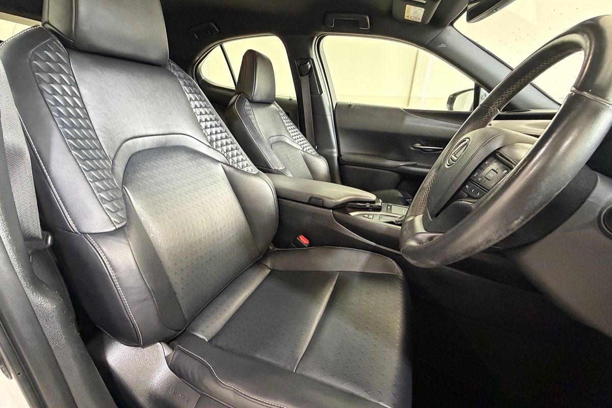 2020 Lexus UX UX200 Luxury MZAA10R