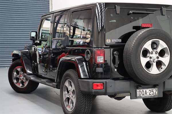 2017 Jeep Wrangler Unlimited Overland JK