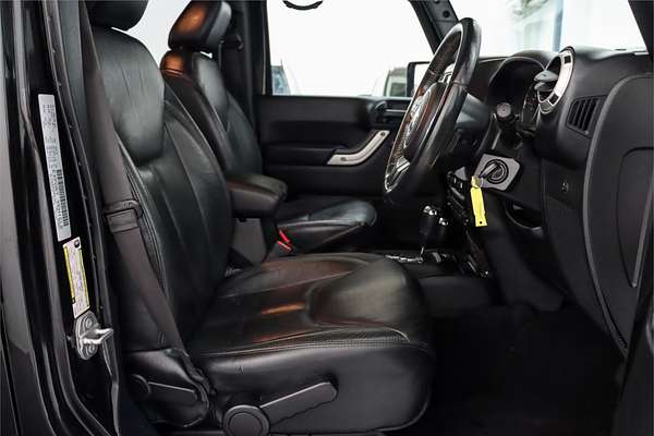 2017 Jeep Wrangler Unlimited Overland JK