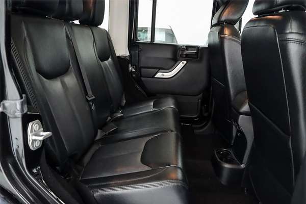 2017 Jeep Wrangler Unlimited Overland JK