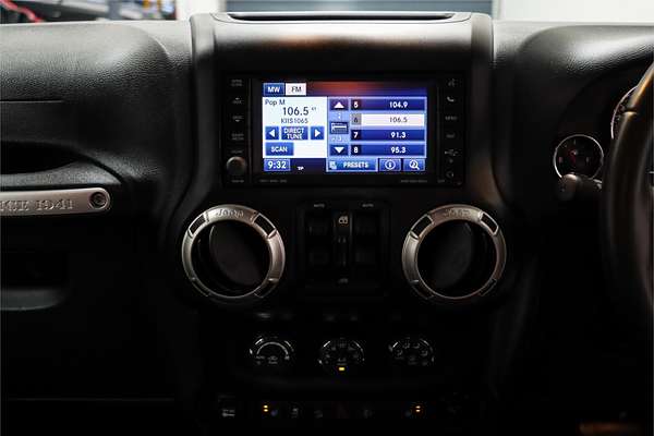 2017 Jeep Wrangler Unlimited Overland JK