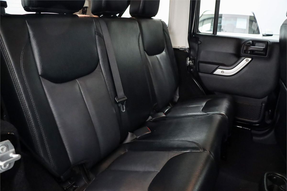 2017 Jeep Wrangler Unlimited Overland JK