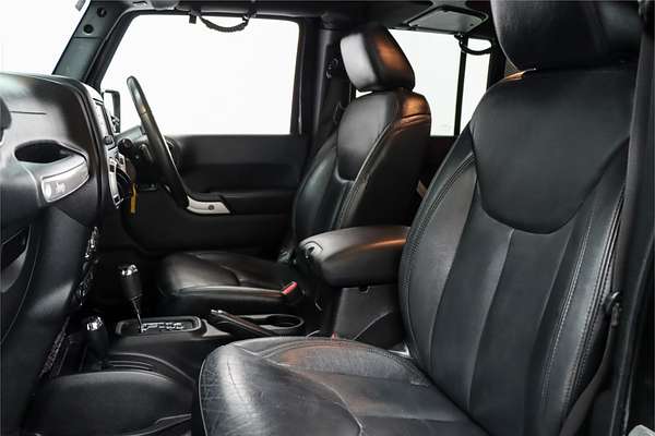 2017 Jeep Wrangler Unlimited Overland JK