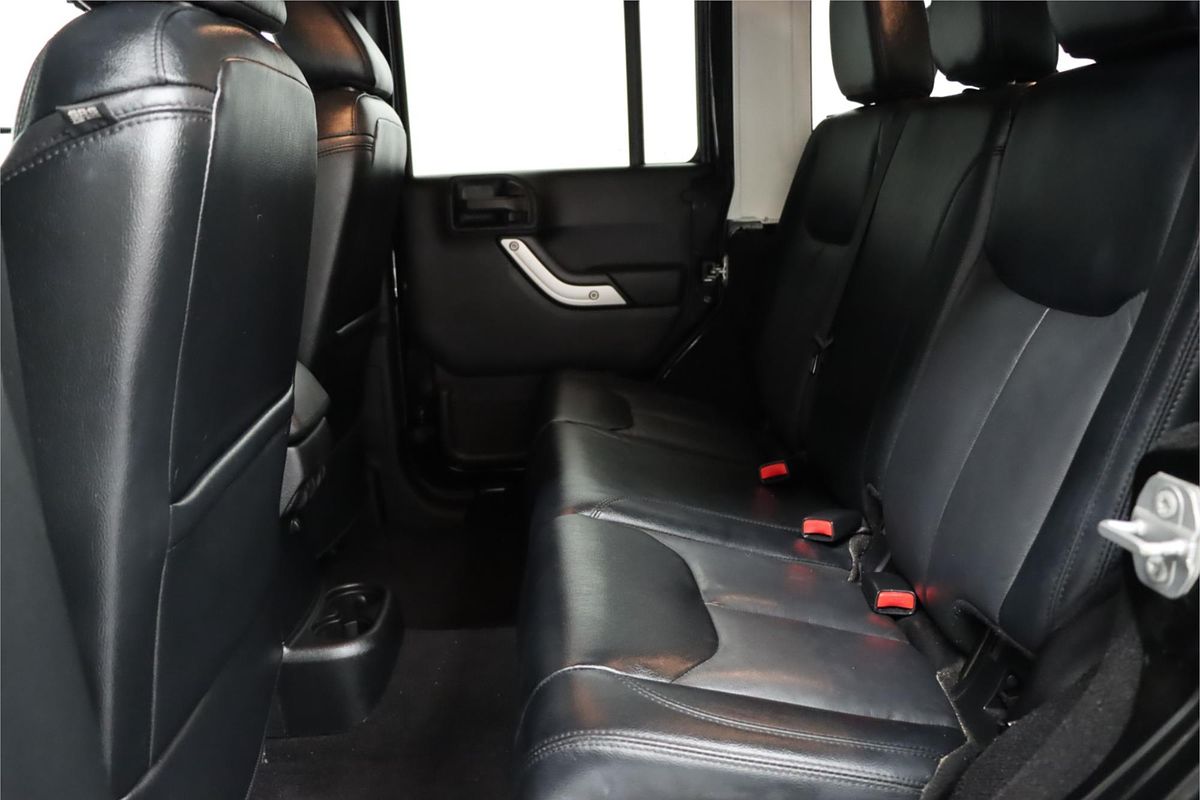 2017 Jeep Wrangler Unlimited Overland JK