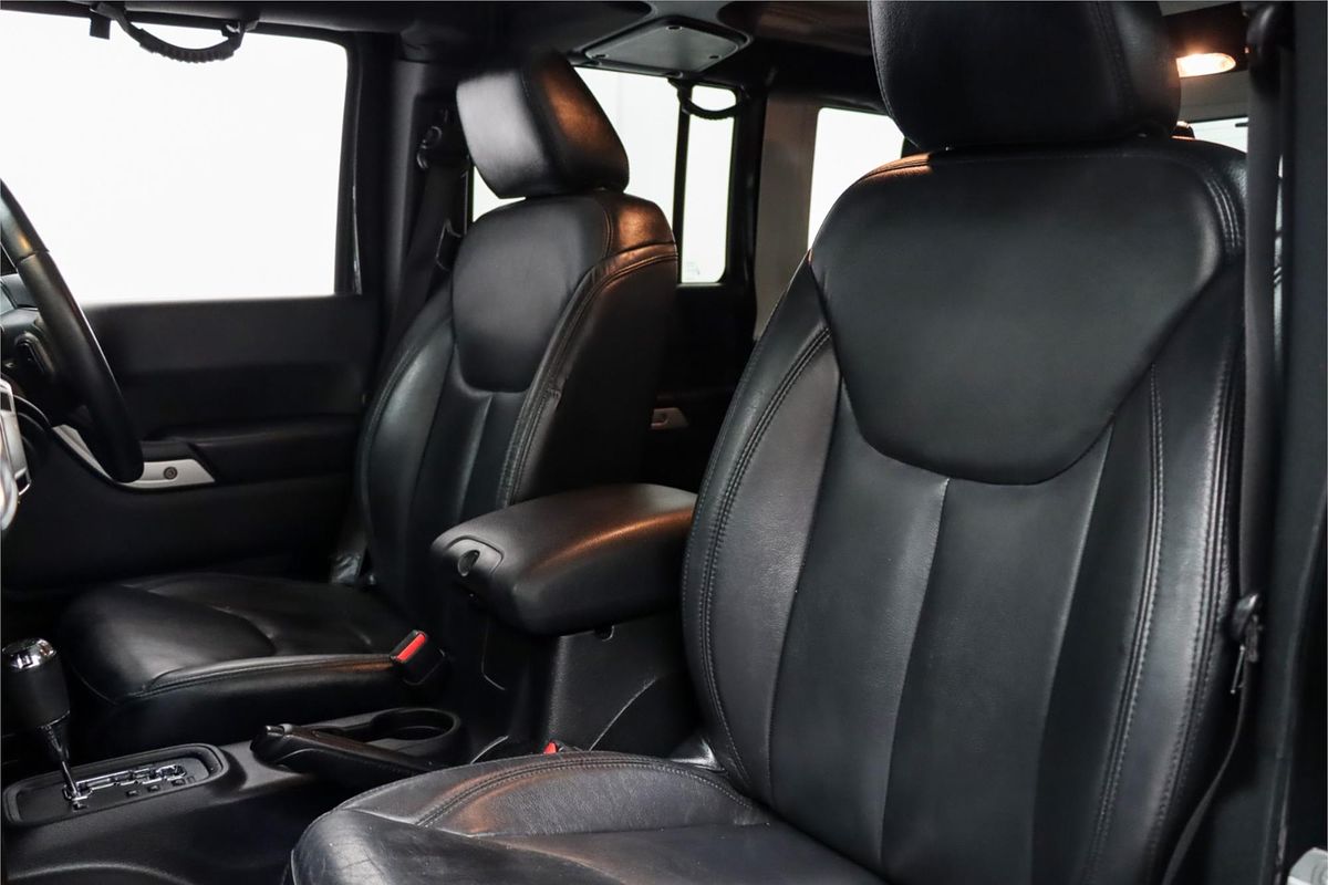 2017 Jeep Wrangler Unlimited Overland JK