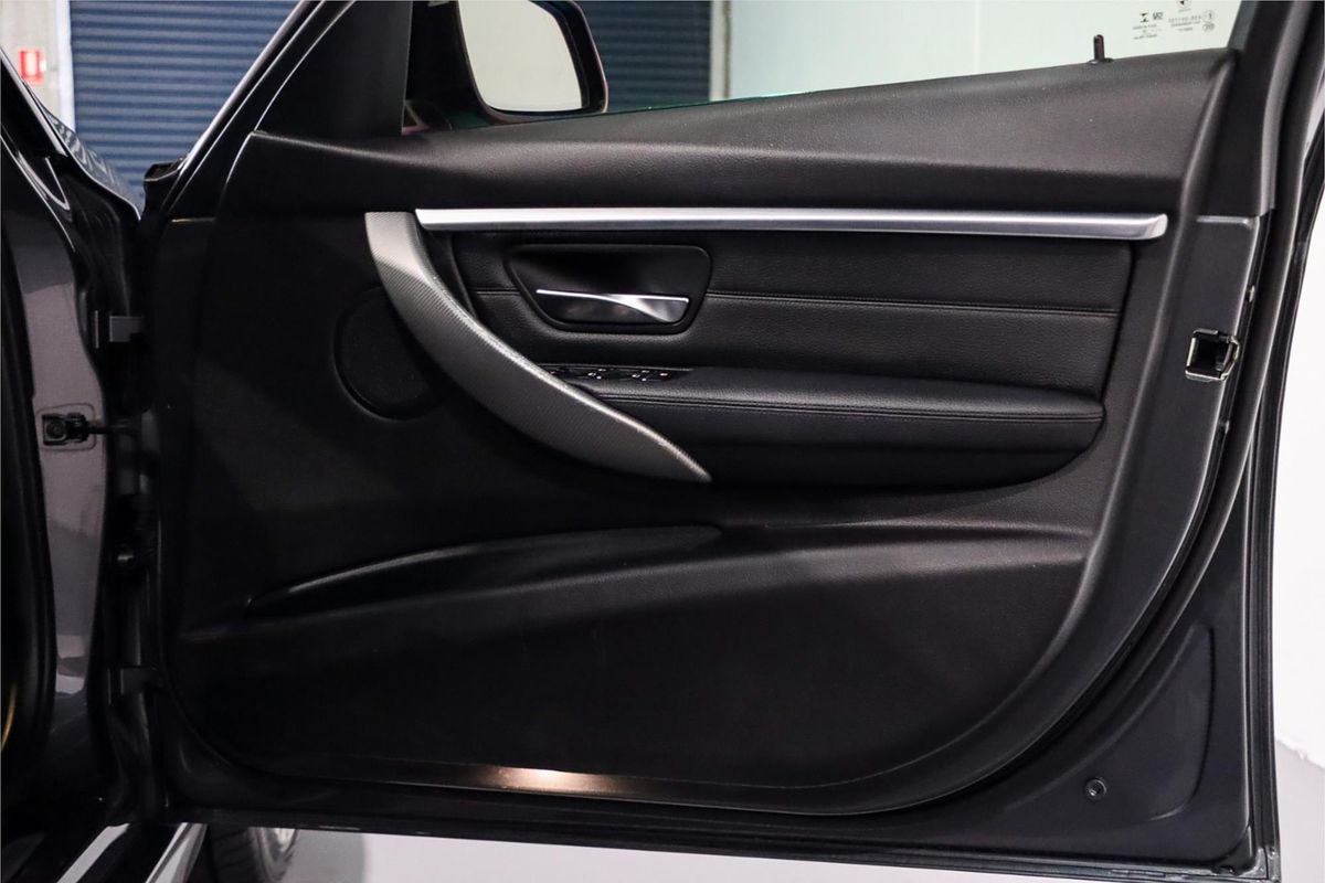 2018 BMW 3 Series 330i M Sport F30 LCI