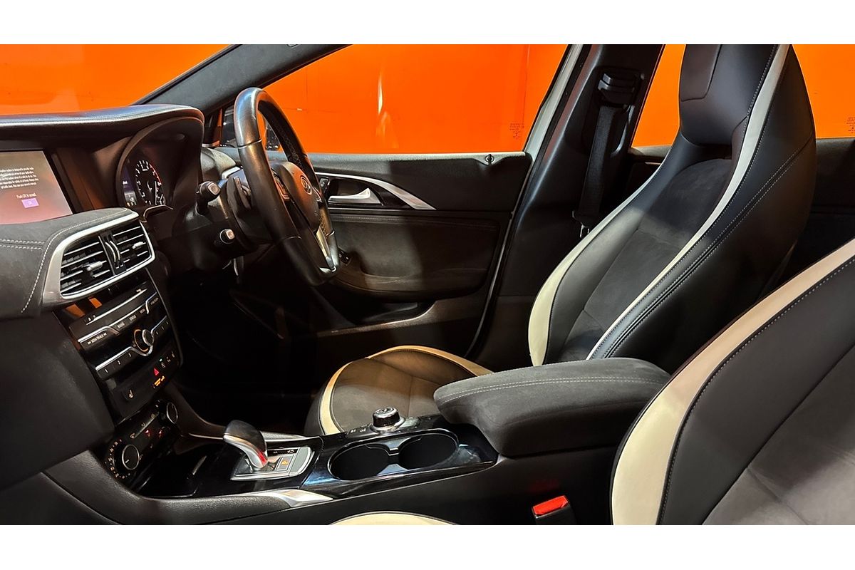 2016 INFINITI Q30 Sport H15