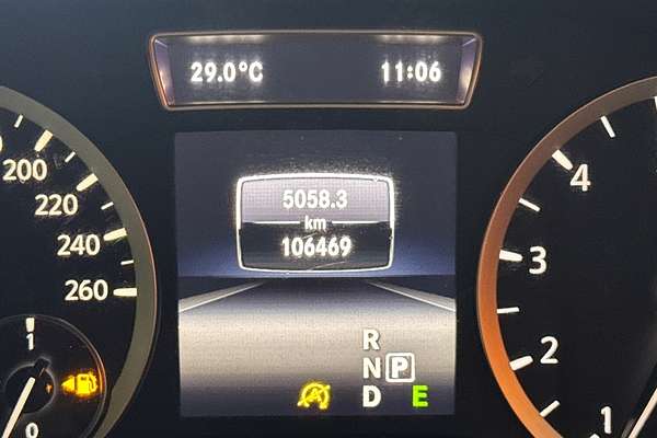 2016 INFINITI Q30 Sport H15