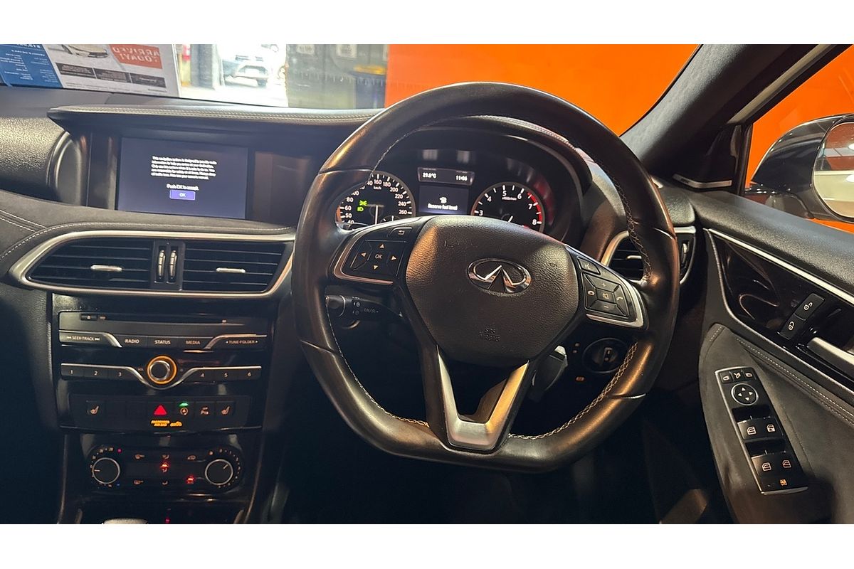 2016 INFINITI Q30 Sport H15
