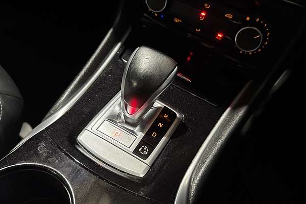 2016 INFINITI Q30 Sport H15