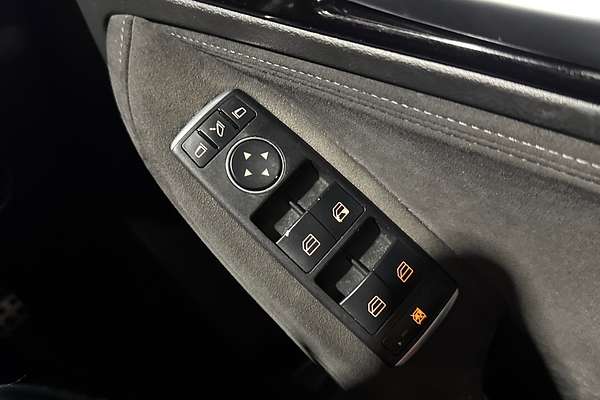 2016 INFINITI Q30 Sport H15