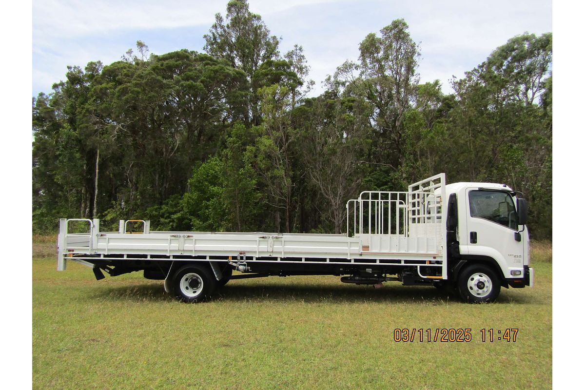 2017 Isuzu FRR 107-210 (XLWB) F MY16 REAR WHEEL DRIVE