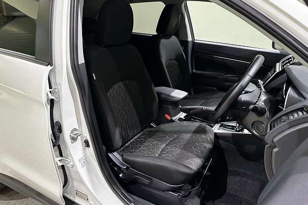 2024 Mitsubishi ASX MR XD