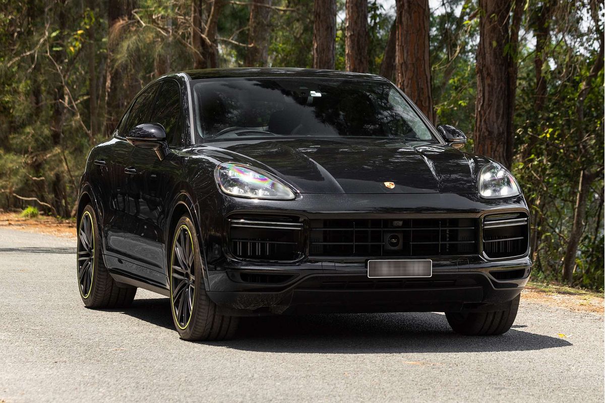 2020 Porsche Cayenne Turbo S E-Hybrid 9YB