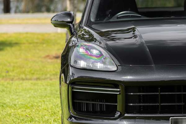 2020 Porsche Cayenne Turbo S E-Hybrid 9YB