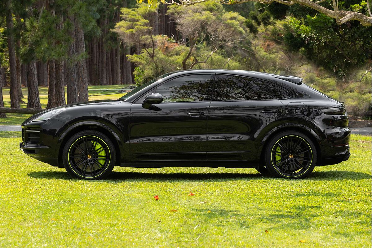 2020 Porsche Cayenne Turbo S E-Hybrid 9YB