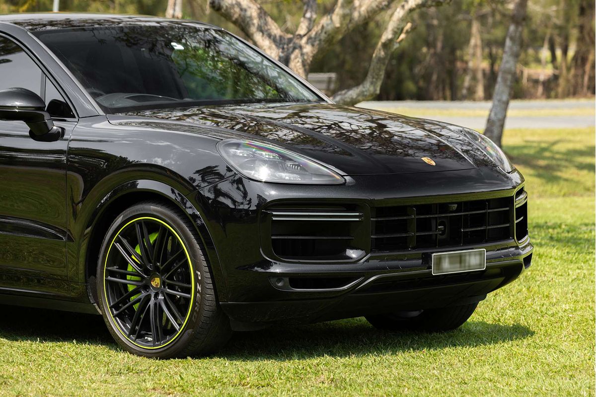 2020 Porsche Cayenne Turbo S E-Hybrid 9YB