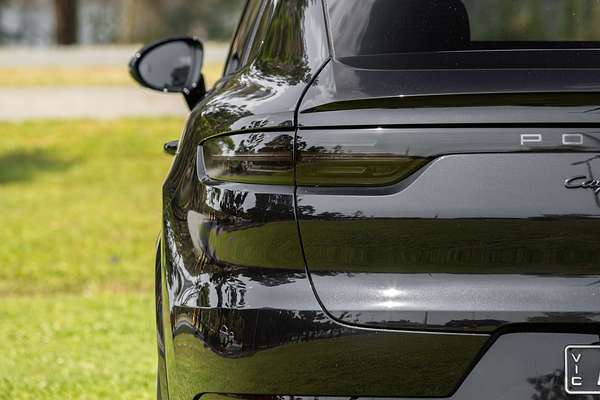 2020 Porsche Cayenne Turbo S E-Hybrid 9YB