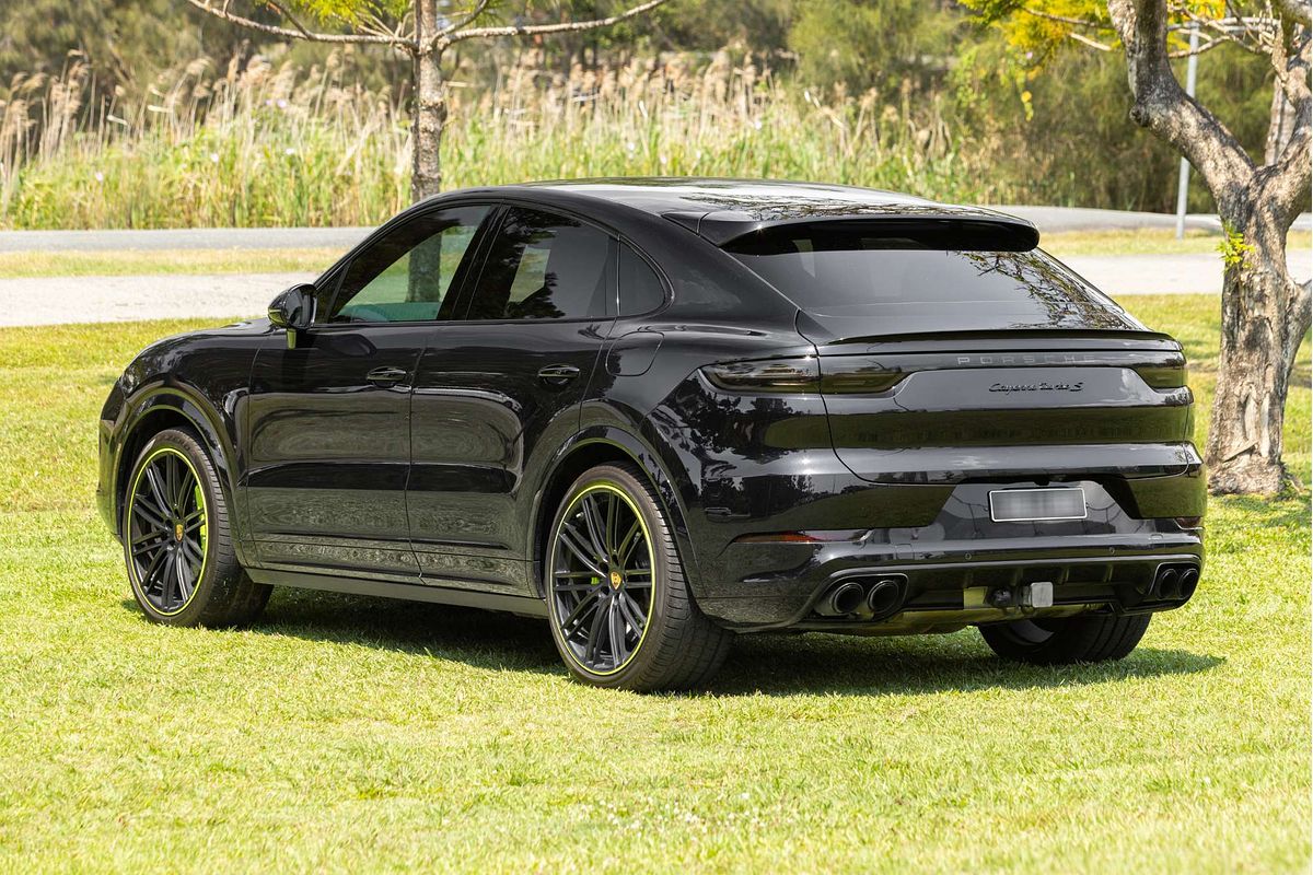 2020 Porsche Cayenne Turbo S E-Hybrid 9YB