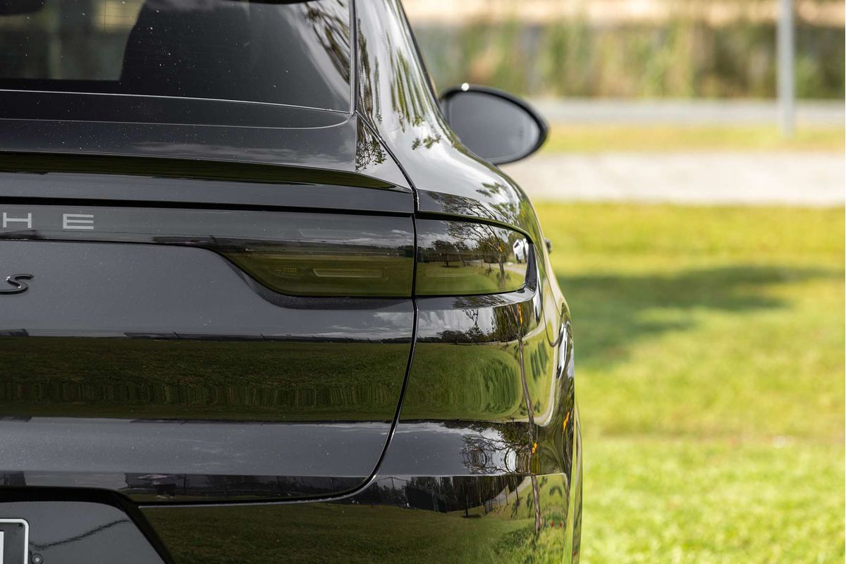 2020 Porsche Cayenne Turbo S E-Hybrid 9YB