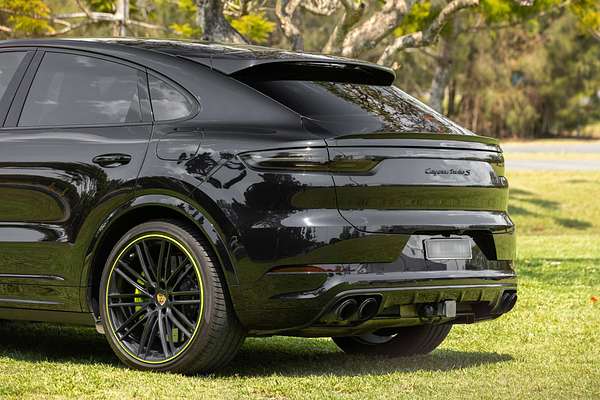2020 Porsche Cayenne Turbo S E-Hybrid 9YB