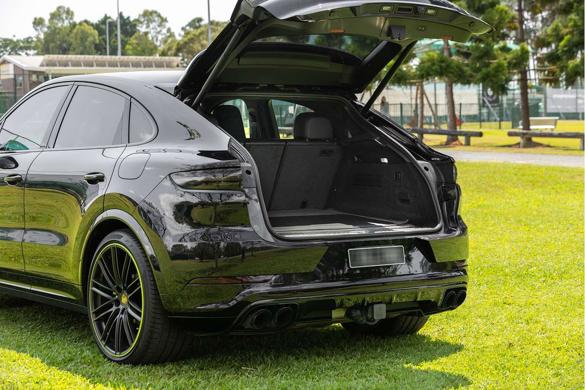 2020 Porsche Cayenne Turbo S E-Hybrid 9YB