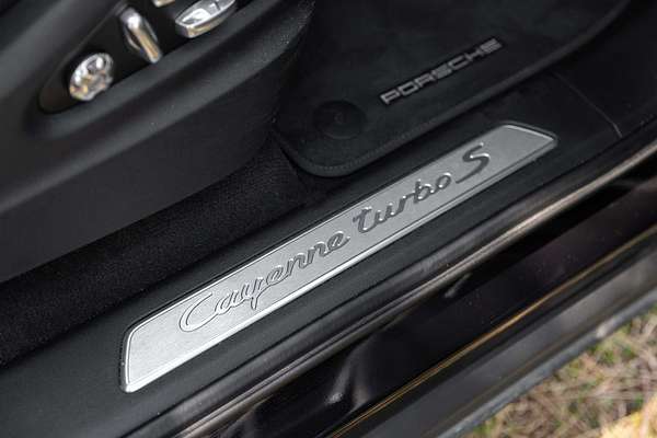 2020 Porsche Cayenne Turbo S E-Hybrid 9YB