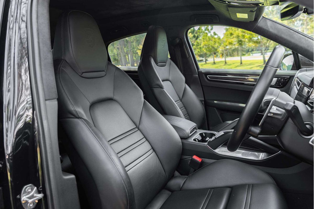 2020 Porsche Cayenne Turbo S E-Hybrid 9YB