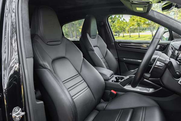 2020 Porsche Cayenne Turbo S E-Hybrid 9YB