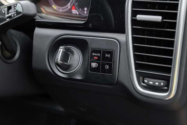 2020 Porsche Cayenne Turbo S E-Hybrid 9YB