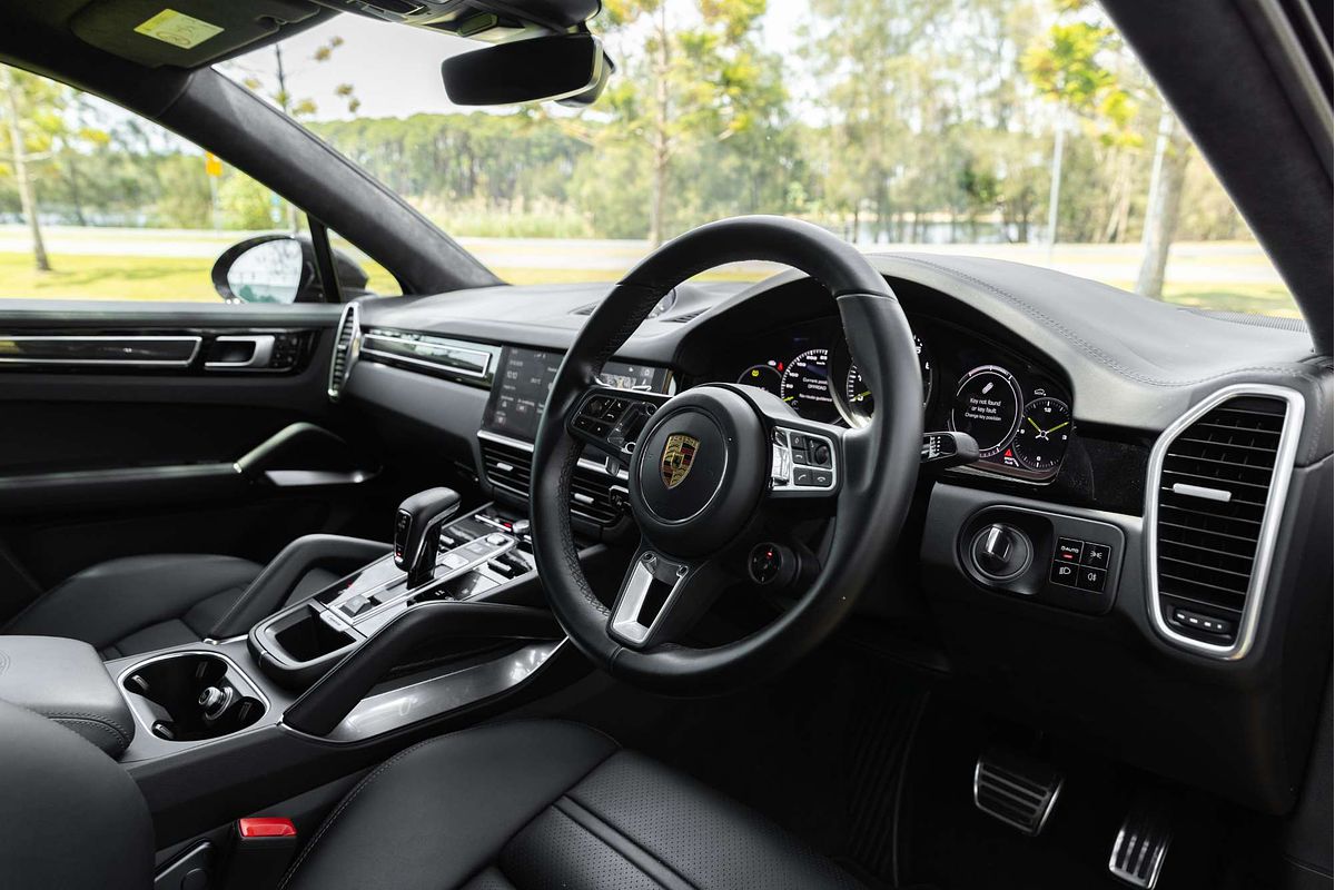 2020 Porsche Cayenne Turbo S E-Hybrid 9YB