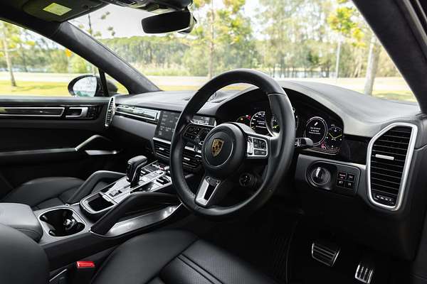 2020 Porsche Cayenne Turbo S E-Hybrid 9YB