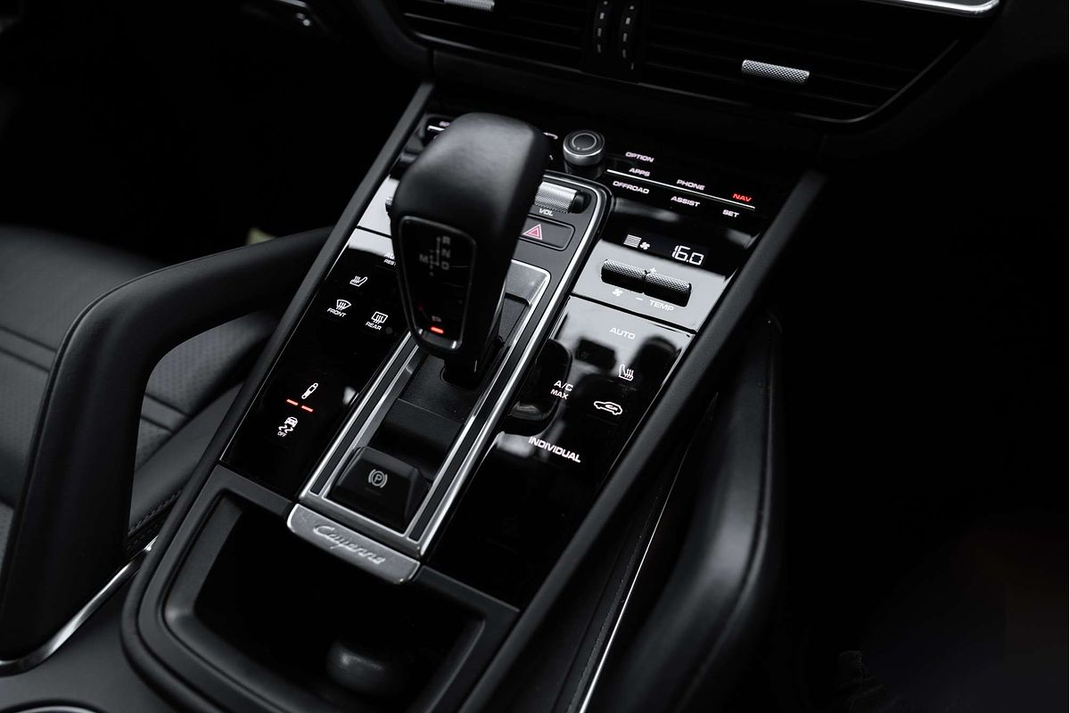 2020 Porsche Cayenne Turbo S E-Hybrid 9YB