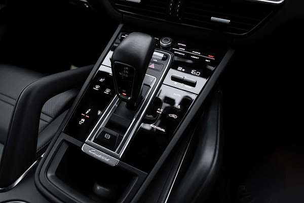 2020 Porsche Cayenne Turbo S E-Hybrid 9YB