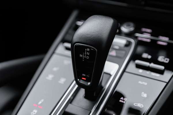 2020 Porsche Cayenne Turbo S E-Hybrid 9YB