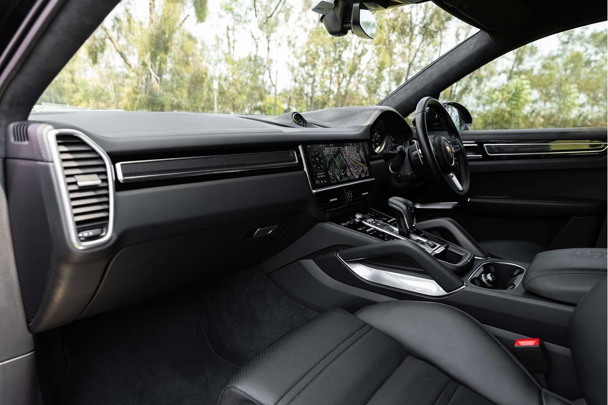 2020 Porsche Cayenne Turbo S E-Hybrid 9YB