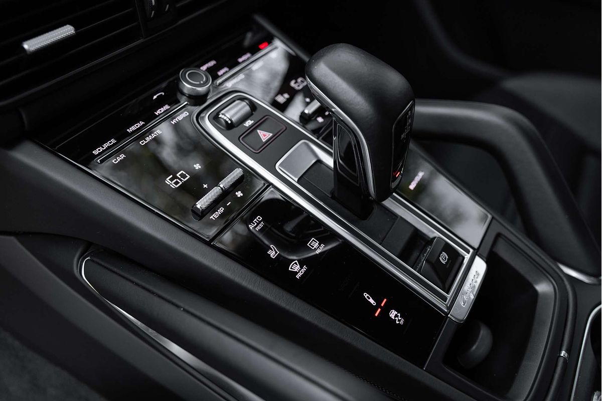 2020 Porsche Cayenne Turbo S E-Hybrid 9YB