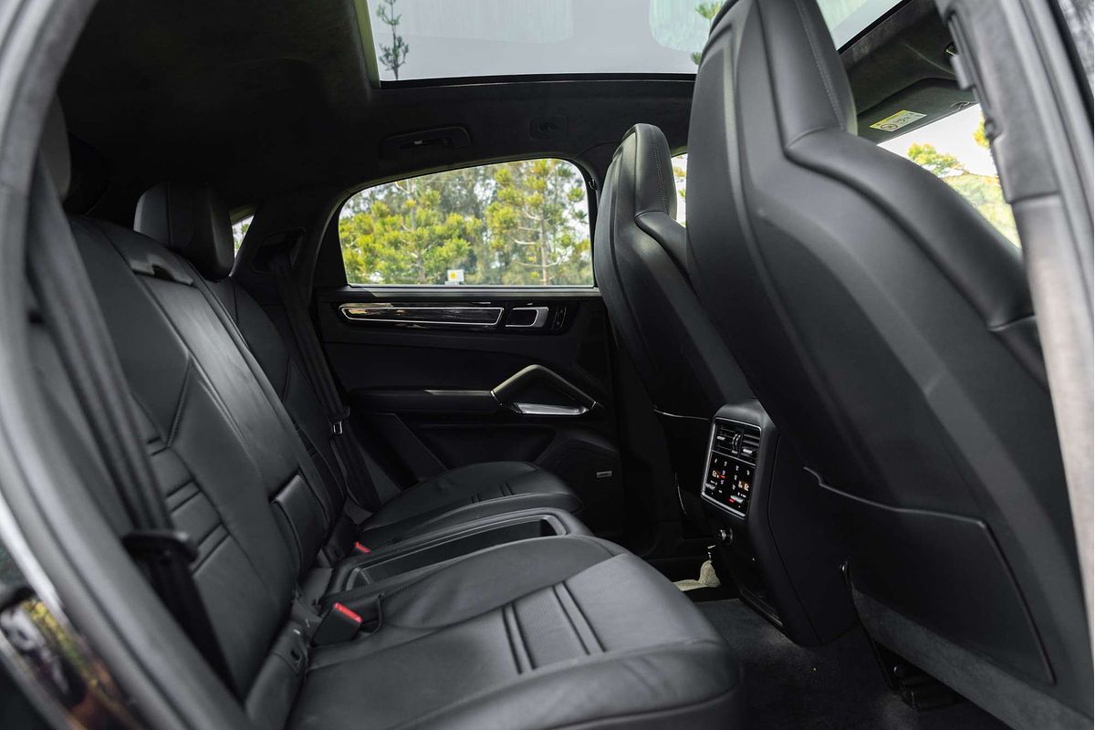 2020 Porsche Cayenne Turbo S E-Hybrid 9YB