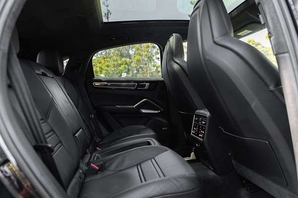 2020 Porsche Cayenne Turbo S E-Hybrid 9YB