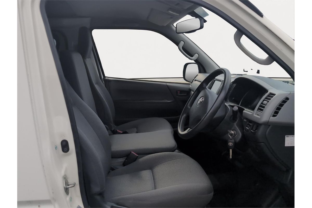 2013 Toyota Hiace 4WD