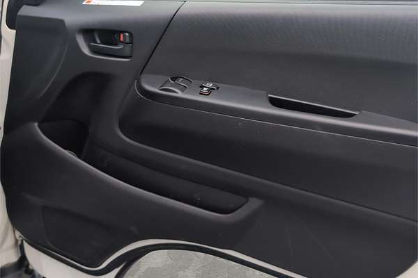 2013 Toyota Hiace 4WD