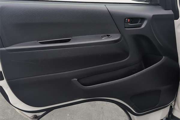 2013 Toyota Hiace 4WD