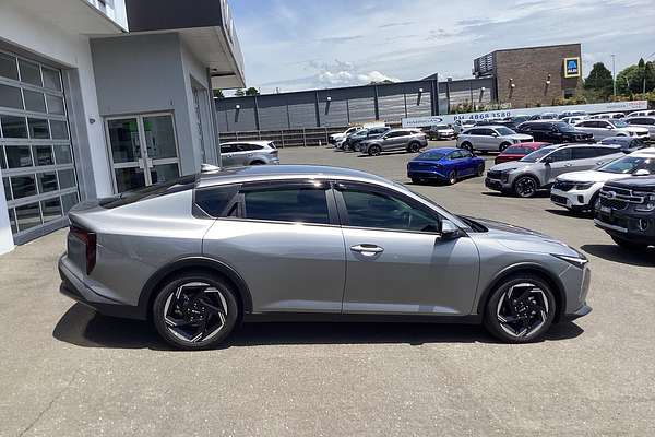 2025 Kia K4 GT-Line CL4m
