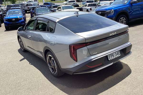 2025 Kia K4 GT-Line CL4m