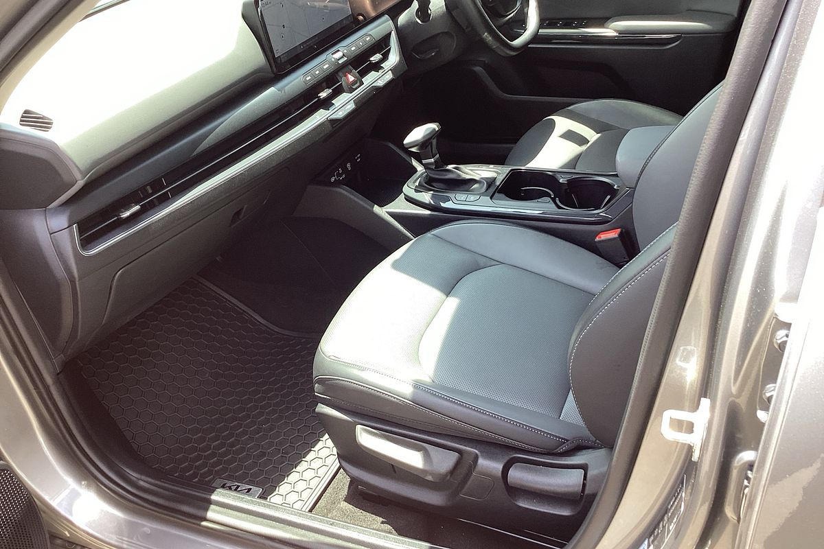 2025 Kia K4 GT-Line CL4m